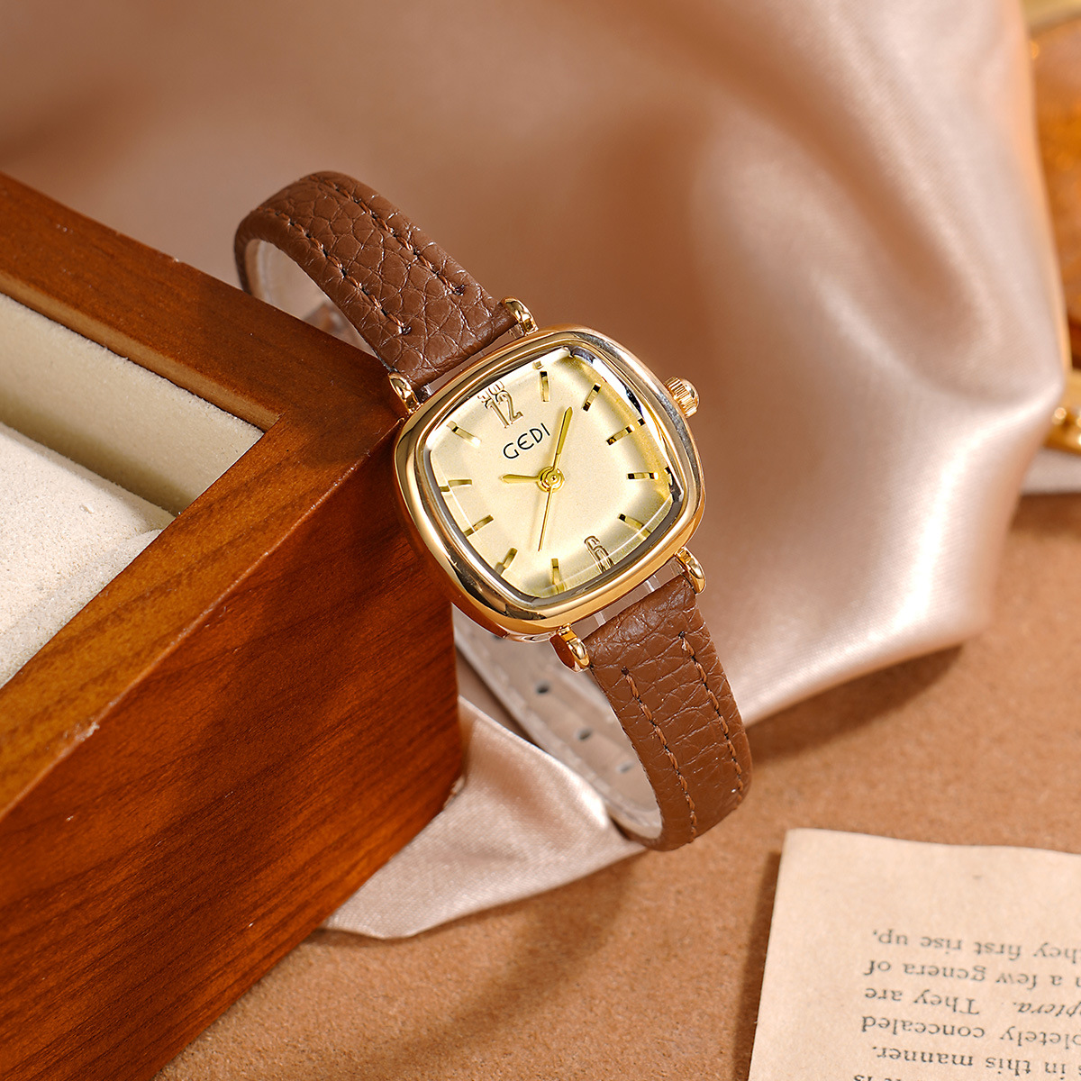 Luxury Watch Values - UTHAI 61018 CQ490 Kesederhanaan, nilai estetika