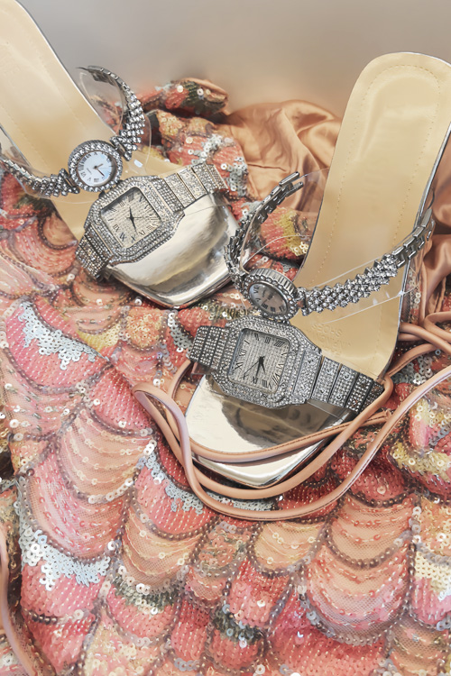 Sepatu hak tinggi kristal desa - Luxury Watch Design ulasan dan harga